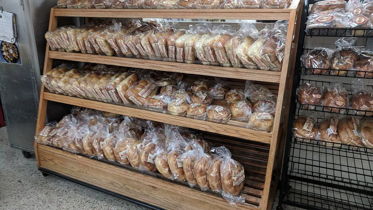 Lawrance's The Bakery – bakery in Truro town centre